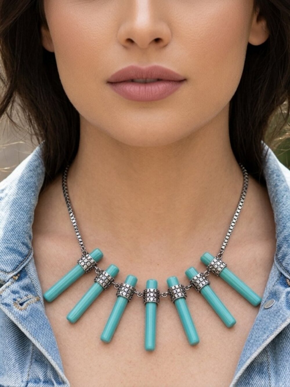 NWT 7 Charming Sisters “Nothing Compares” Teal Statement Necklace 16”